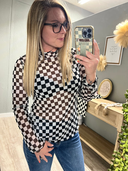 Checkered mesh top